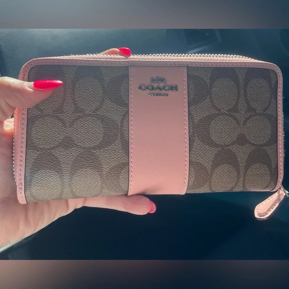 Coach Pink and Tan Women's Wallet NWOT - Picture 11 of 12